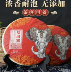 2019 Fengzhai Fengfeng Stronghold tmavý puerh koláč 357g